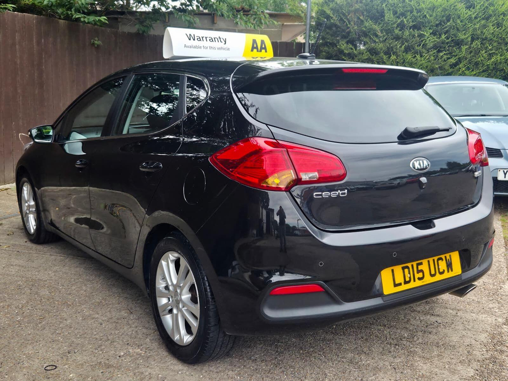 Kia Ceed Hatchback Black #4