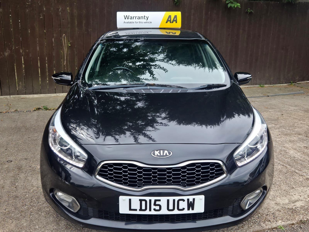 Kia Ceed Hatchback Black #2