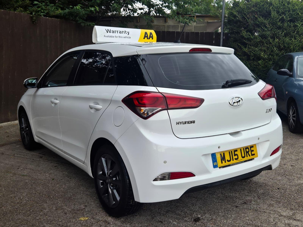 Hyundai I20 1.2 Blue Drive Se Euro 6 Ss White #4
