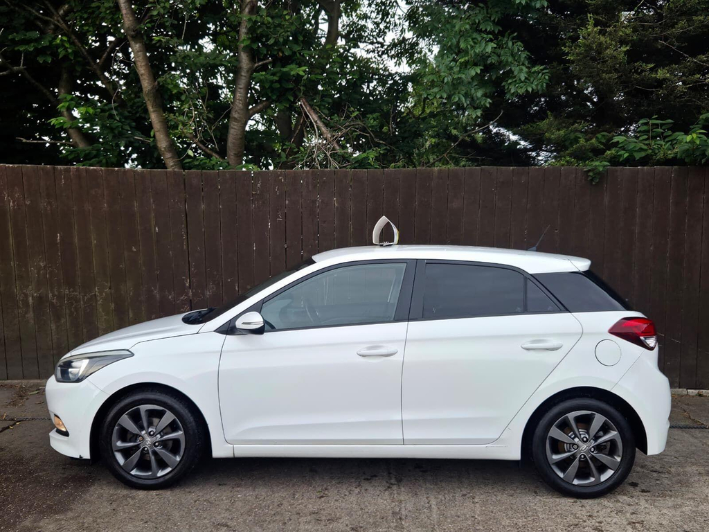 Hyundai I20 1.2 Blue Drive Se Euro 6 Ss White #5