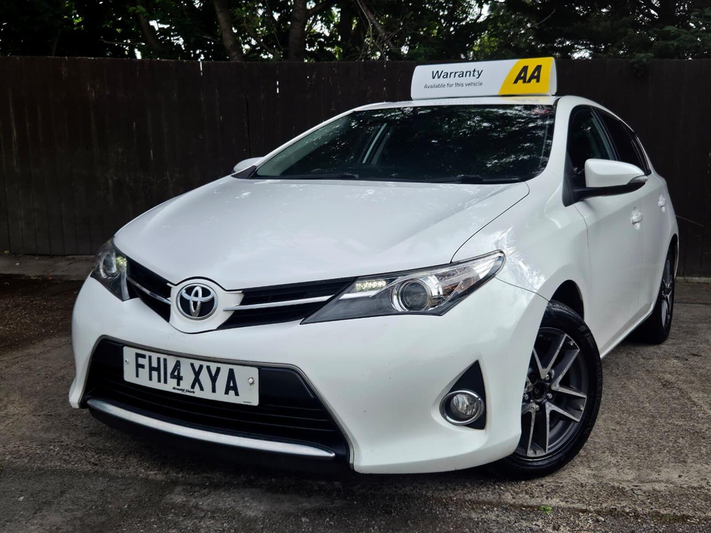 Toyota Auris 1.6 V-matic Icon Plus Multidrive S Euro 5 White #3