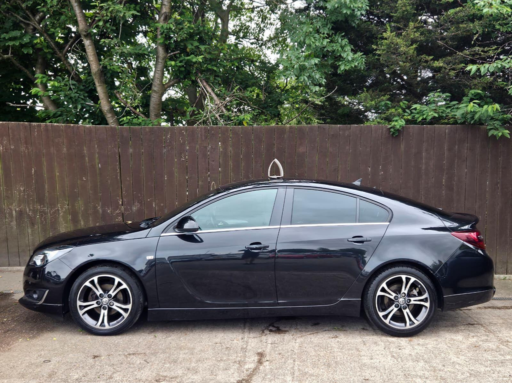 Vauxhall Insignia Hatchback Black #5
