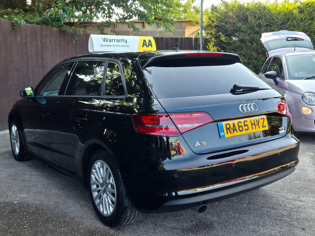 Audi A3 Tdi Ultra Se Technik Black #4