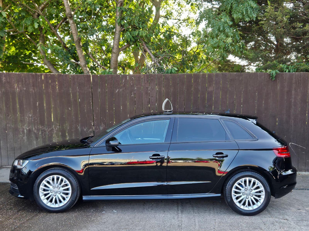 Audi A3 Tdi Ultra Se Technik Black #5