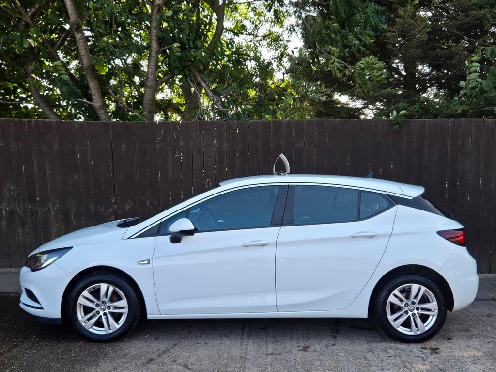 Vauxhall Astra Hatchback DN66VVB White #5