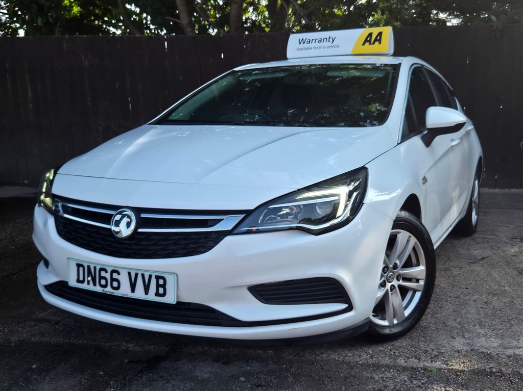 Vauxhall Astra Hatchback DN66VVB White #3