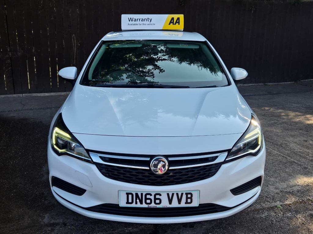 Vauxhall Astra Hatchback DN66VVB White #2
