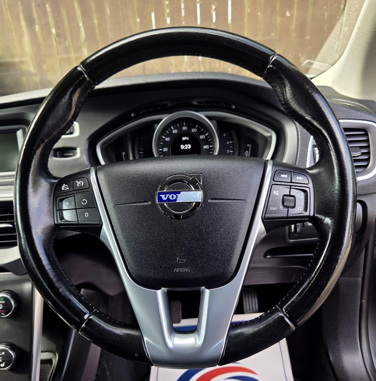 Volvo V40 2.0 D3 Se Nav Hatchback Geartronic Black #18