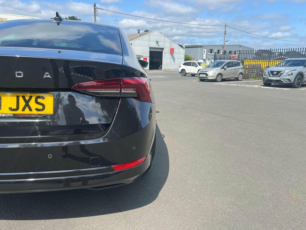 Skoda Octavia 1.5 Tsi Se Technology Blue #10