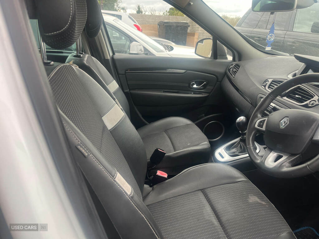 Renault Scenic 1.5 Dci Dynamique Tomtom Energy Start Stop White #4