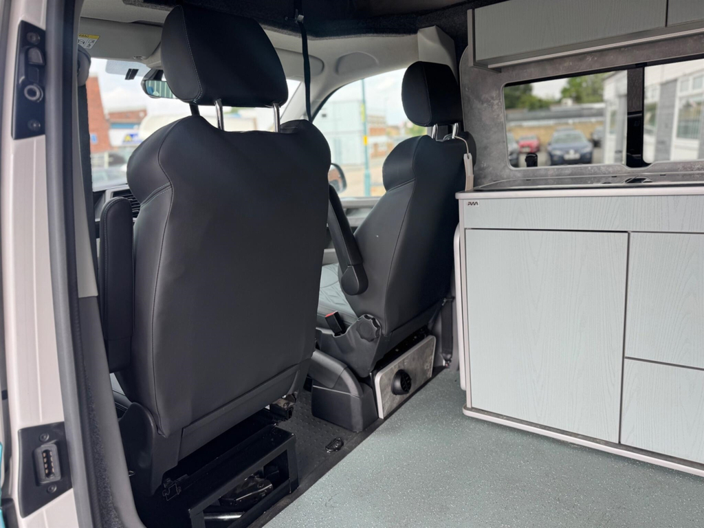 Volkswagen Transporter Highline Grey #29