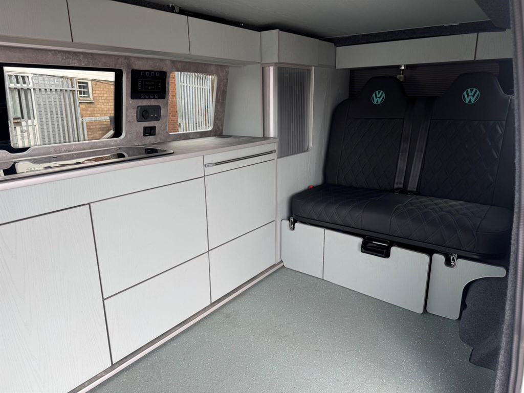 Volkswagen Transporter Highline Grey #22