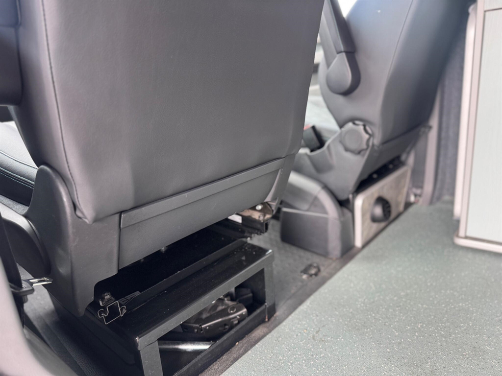Volkswagen Transporter Highline Grey #35