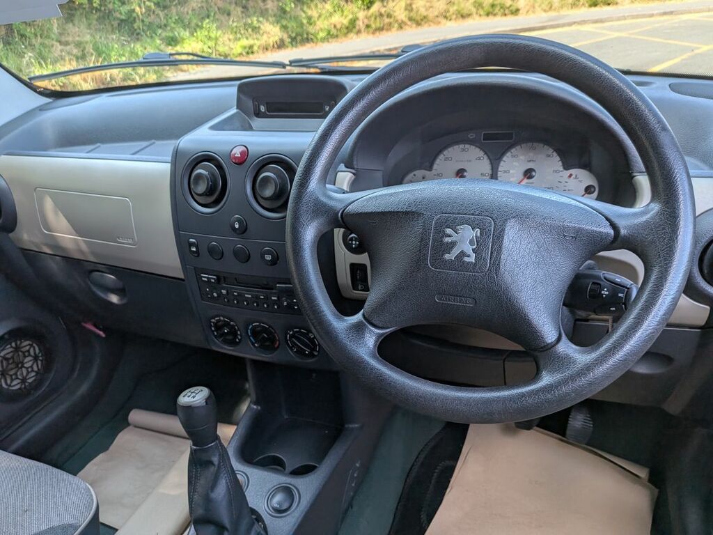 Peugeot Partner 2.0 Hdi Combi Green #9