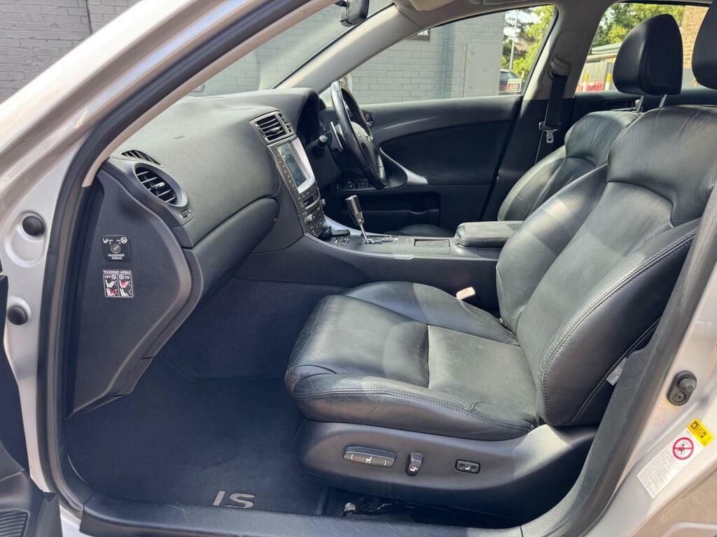 Lexus IS 2.5 Se-i Black #13