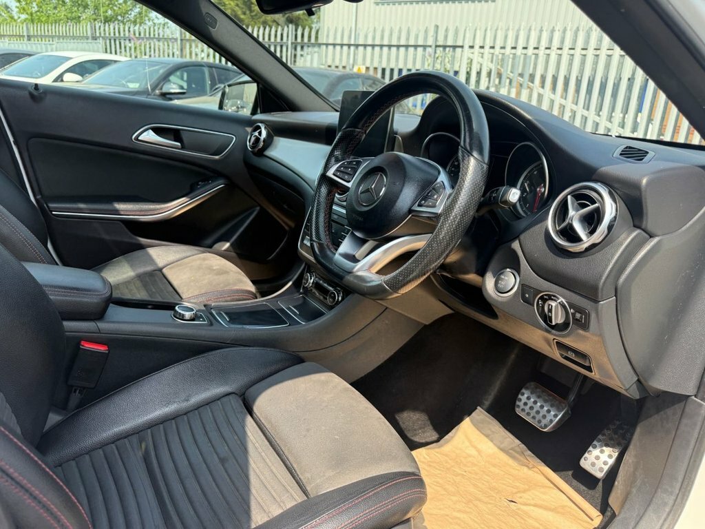 Mercedes-Benz GLA Class 1.6L Amg Line White #4