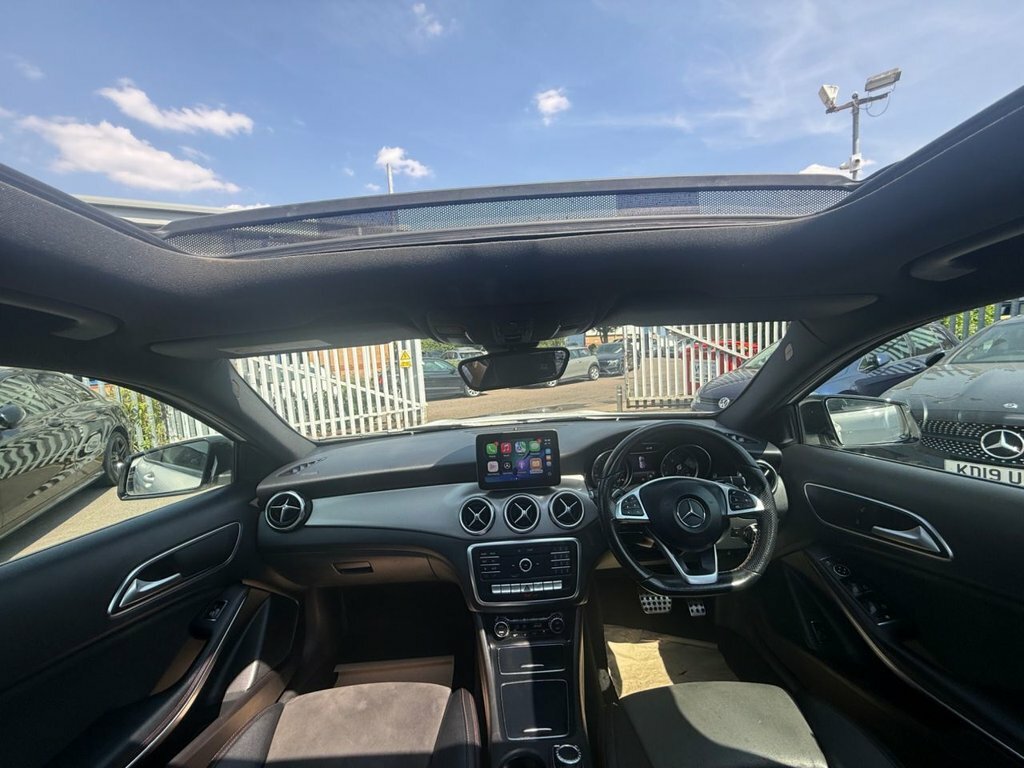 Mercedes-Benz GLA Class 1.6L Amg Line White #2