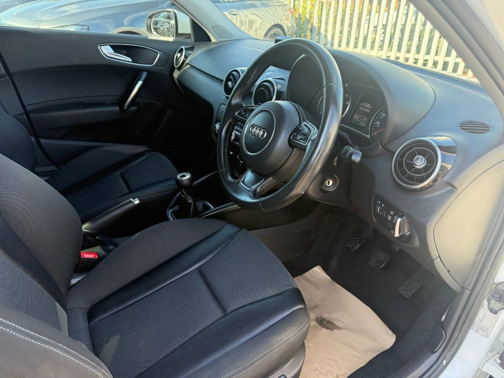 Audi A1 1L Sport White #4