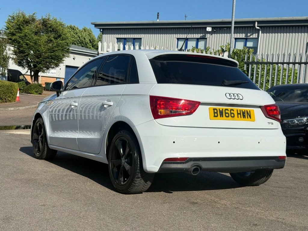 Audi A1 1L Sport White #3