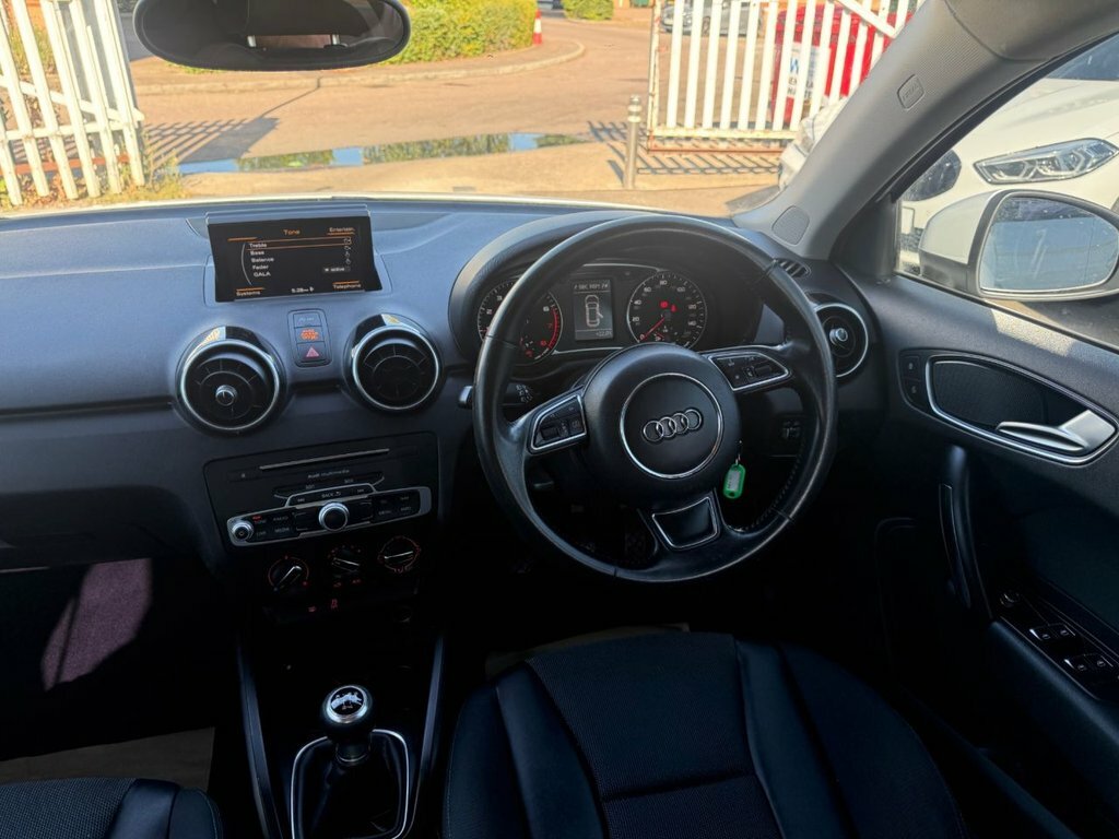 Audi A1 1L Sport White #2