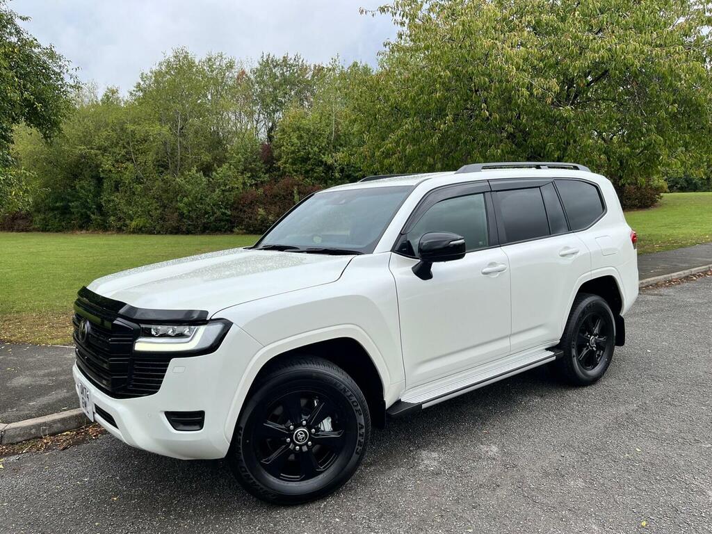 Toyota Land Cruiser Lc300 3.5 V6 Gx 4Wd White