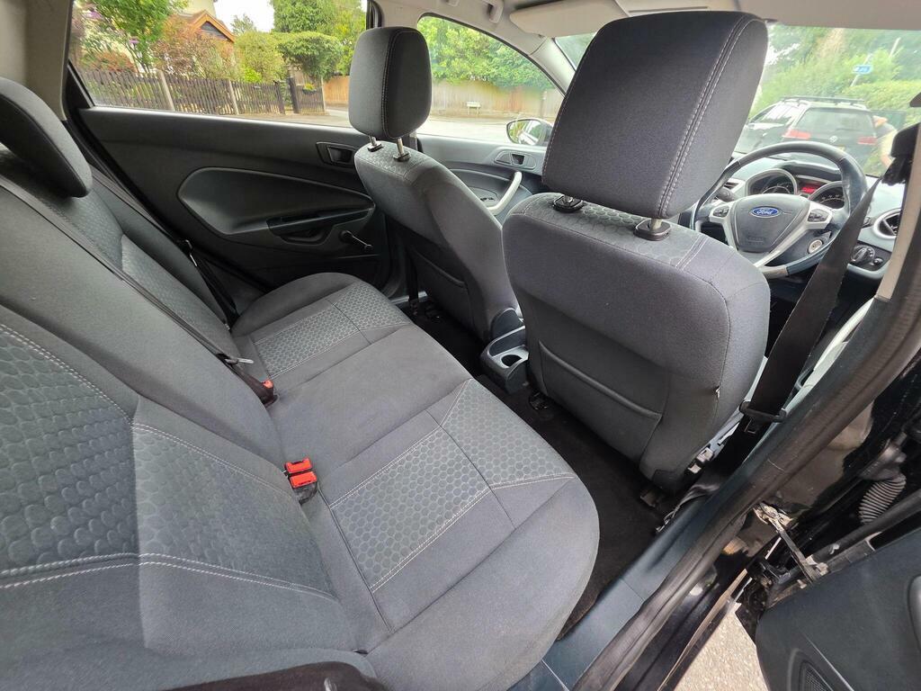 Ford Fiesta 1.25 Style 82 Red #16