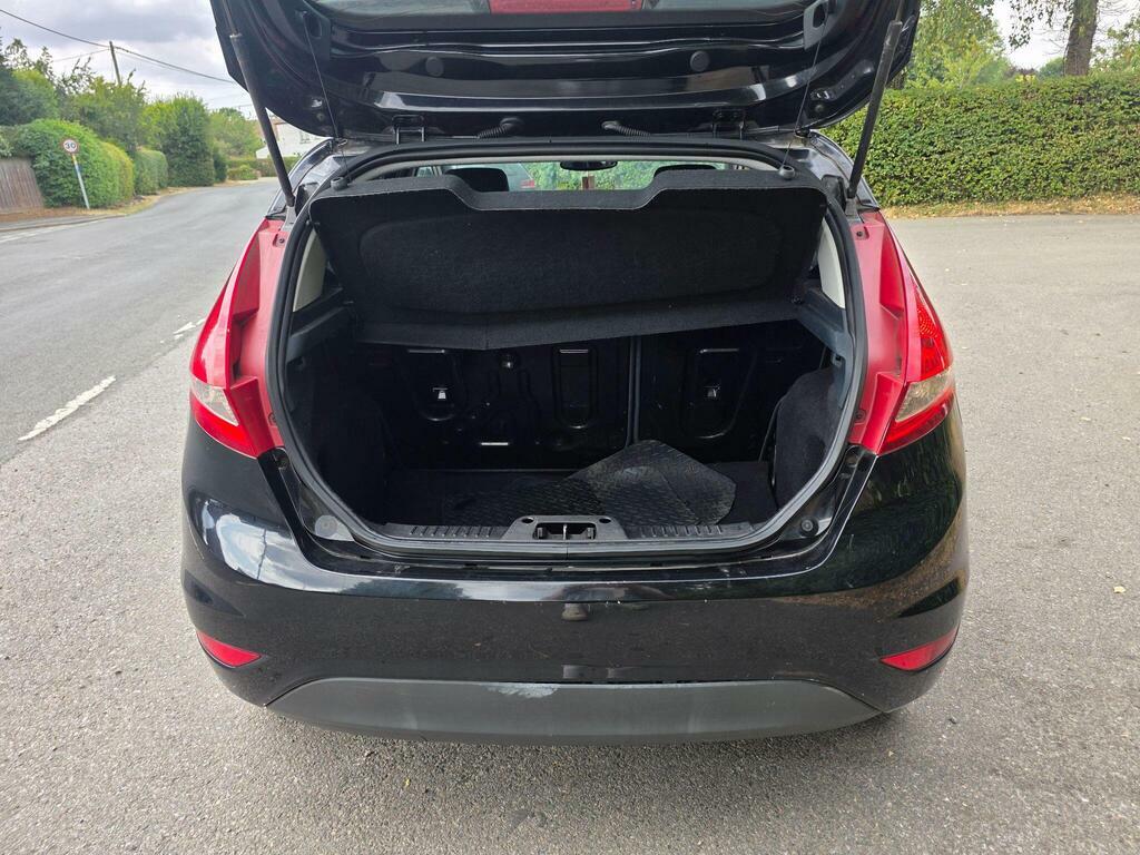 Ford Fiesta 1.25 Style 82 Red #13