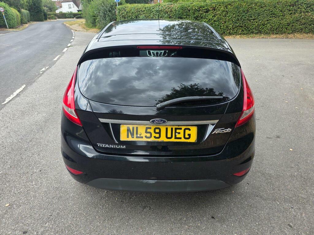 Ford Fiesta 1.25 Style 82 Red #9