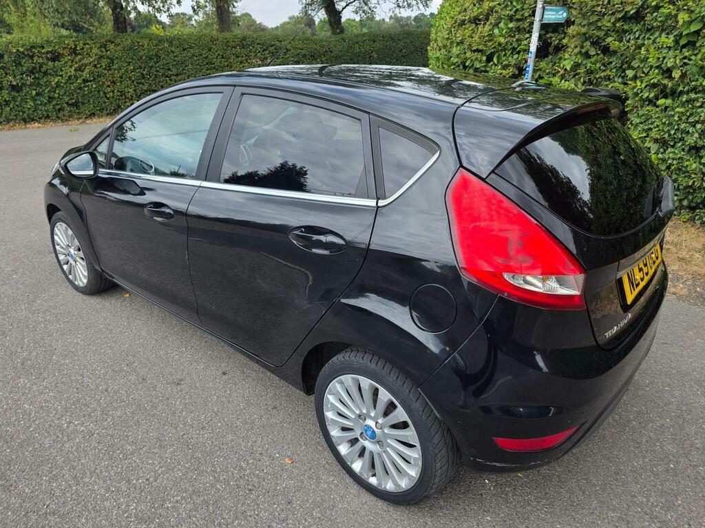 Ford Fiesta 1.25 Style 82 Red #7