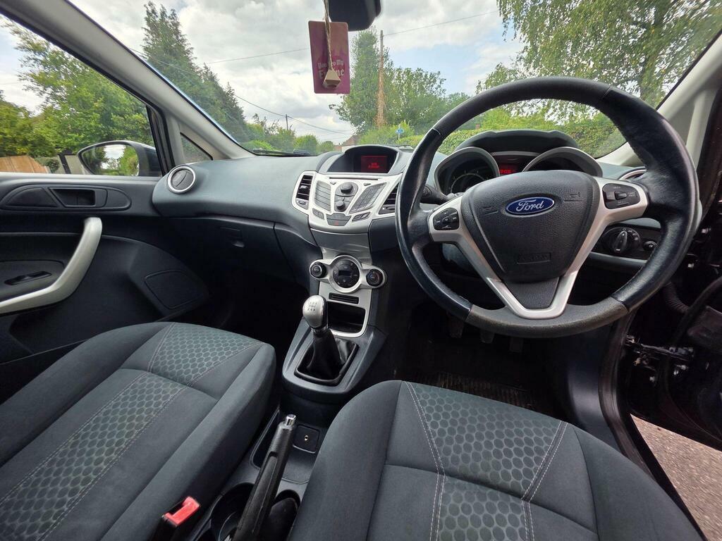 Ford Fiesta 1.25 Style 82 Red #22