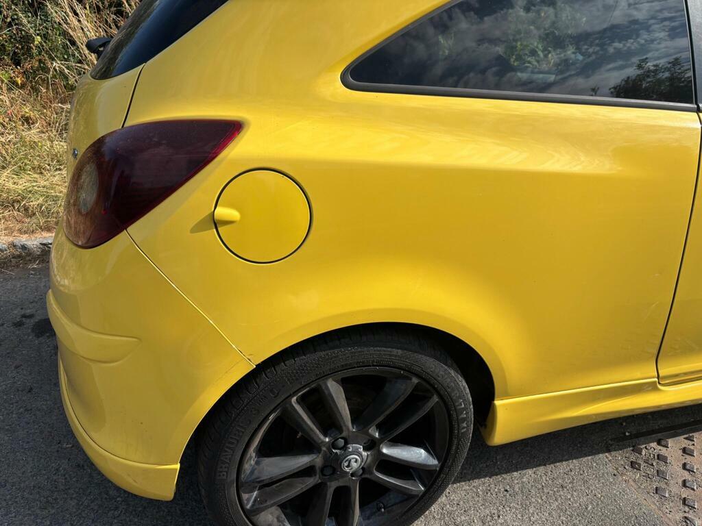 Vauxhall Corsa 1.2I 16V Limited Edition BJ61UCU Yellow #6