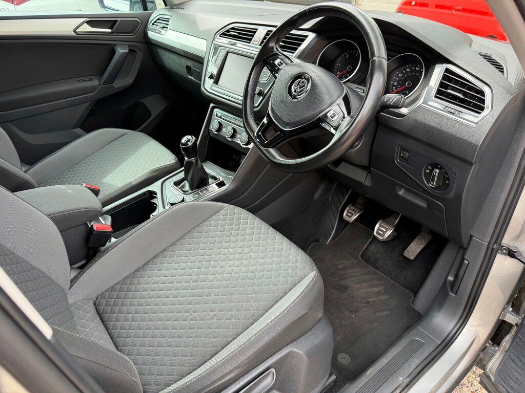 Volkswagen Tiguan 2.0 Tdi Bluemotion Tech Se Navigation Suv Dies AV66WMG Silver #3