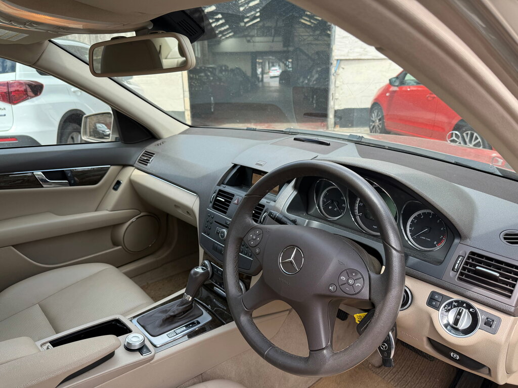 Mercedes-Benz C Class 1.8 C180 Blueefficiency Elegance Saloon Beige #5