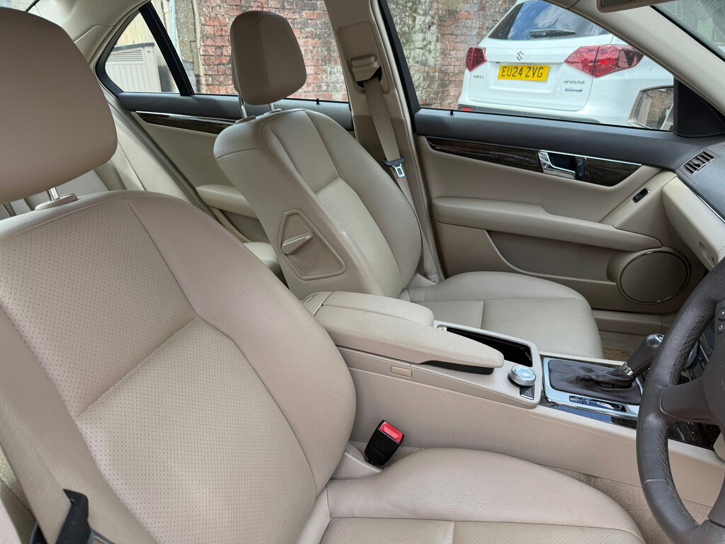 Mercedes-Benz C Class 1.8 C180 Blueefficiency Elegance Saloon Beige #2