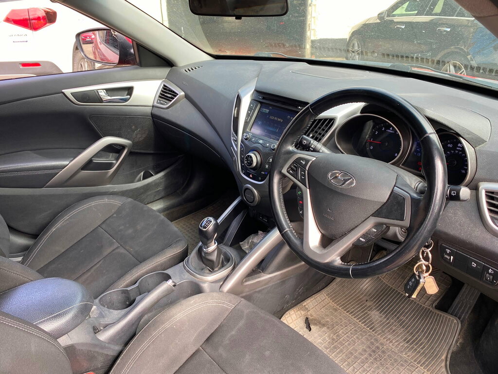 Hyundai Veloster 1.6 Gdi Se Hatchback Euro 5 140 Red #6