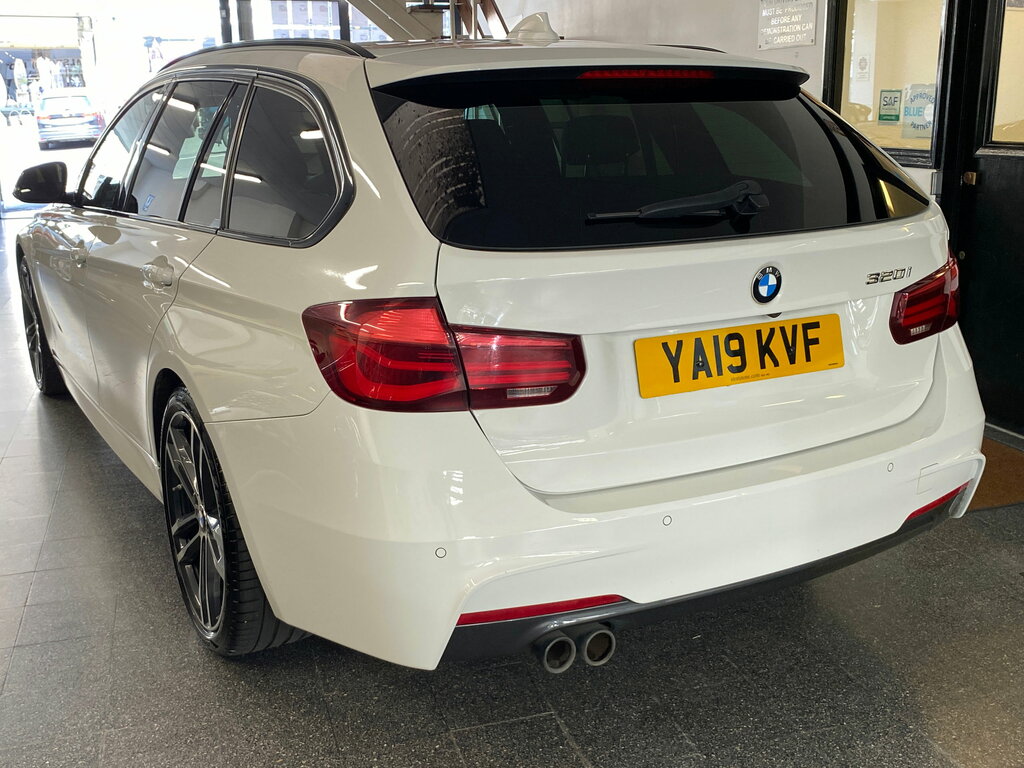 BMW 3 Series 2.0 320I M Sport Shadow Edition Touring YA19KVF White #2