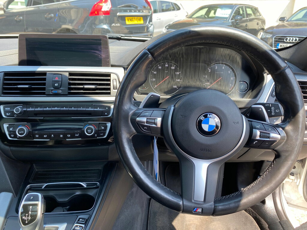 BMW 3 Series 2.0 320I M Sport Shadow Edition Touring YA19KVF White #3