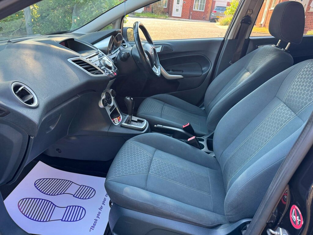 Ford Fiesta 1.25 Zetec 82 Silver #23