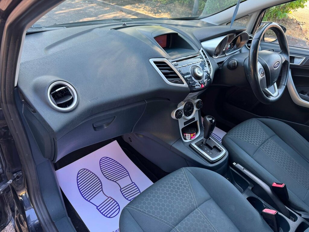 Ford Fiesta 1.25 Zetec 82 Silver #24