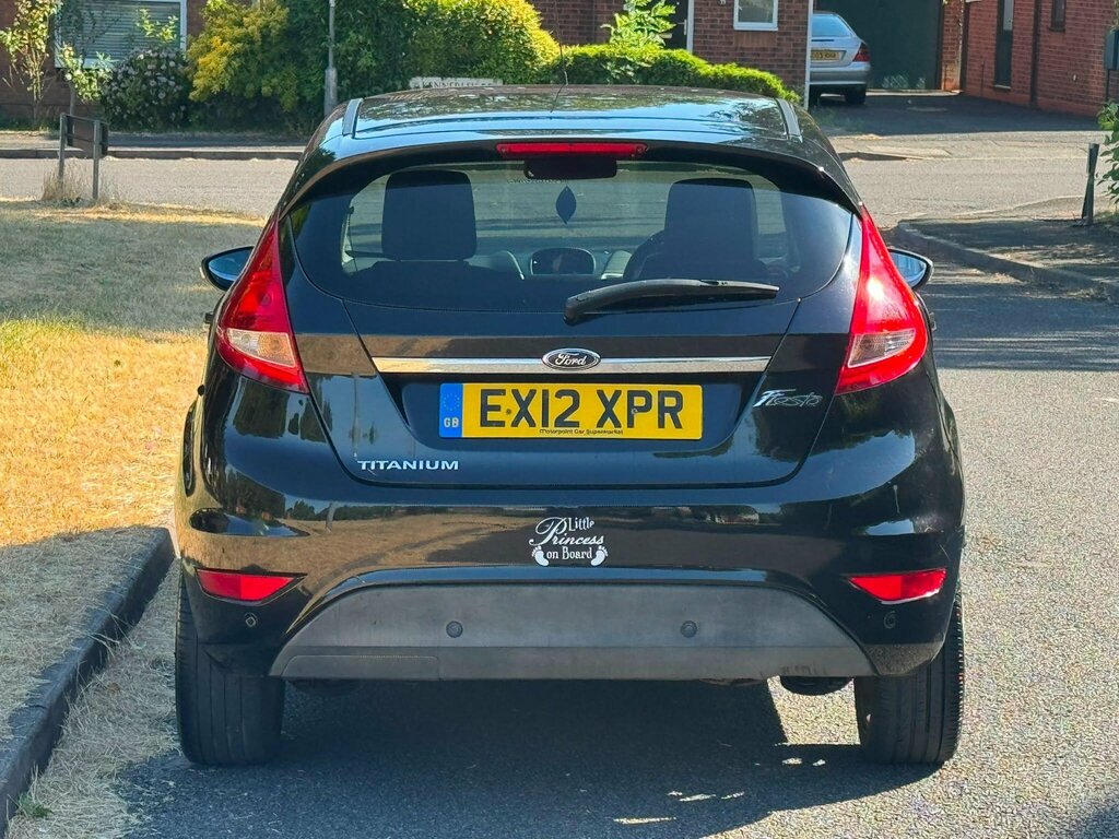 Ford Fiesta 1.25 Zetec 82 Silver #8