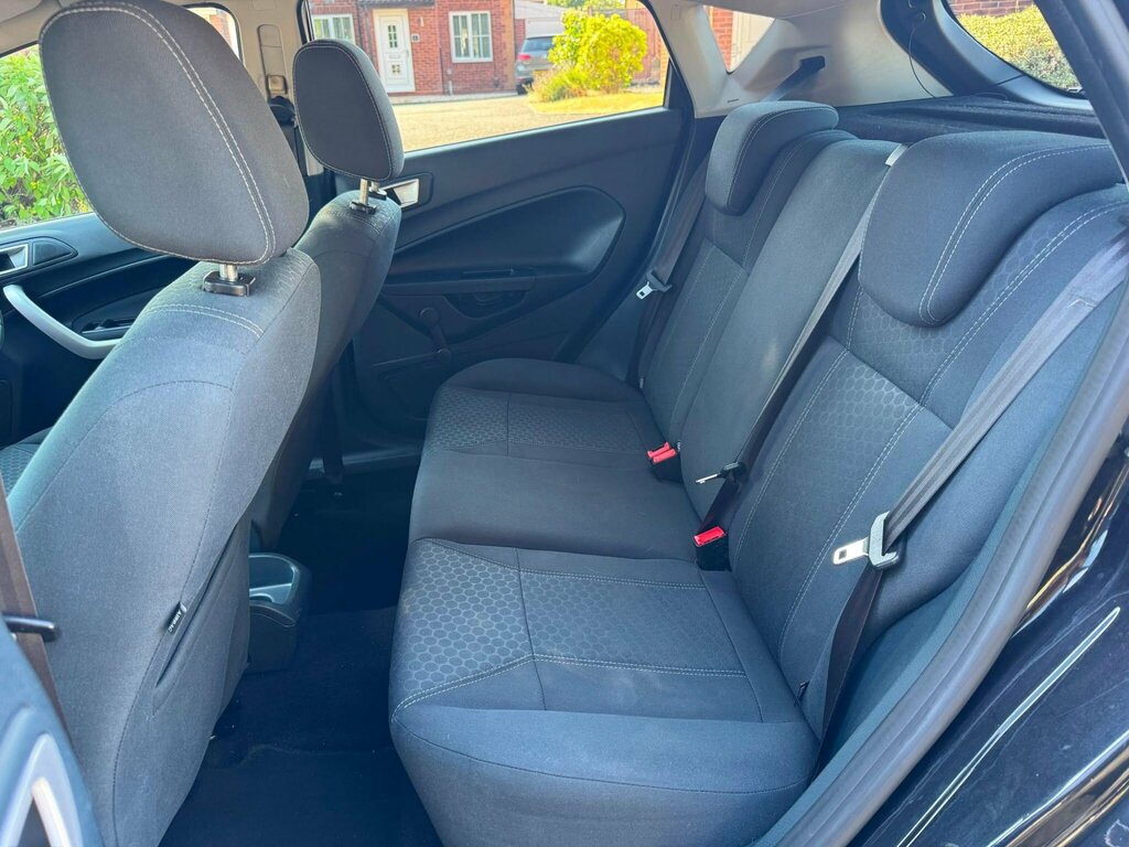 Ford Fiesta 1.25 Zetec 82 Silver #26