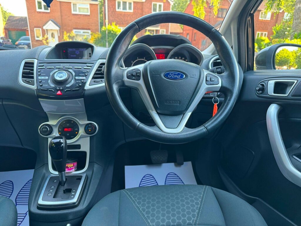 Ford Fiesta 1.25 Zetec 82 Silver #13