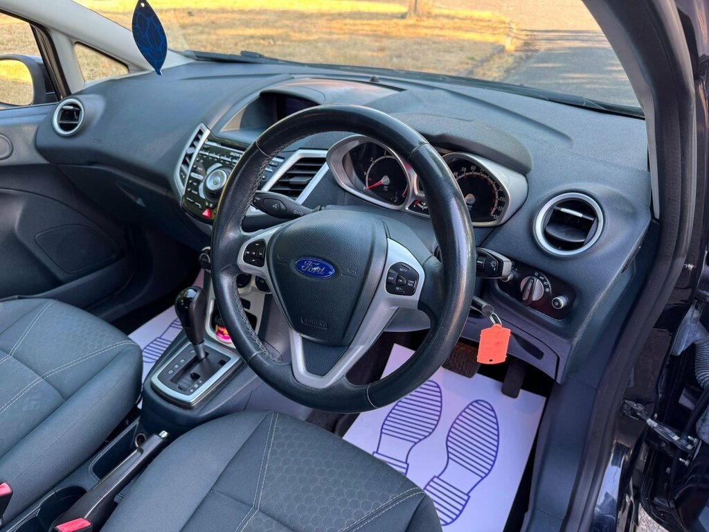 Ford Fiesta 1.25 Zetec 82 Silver #22