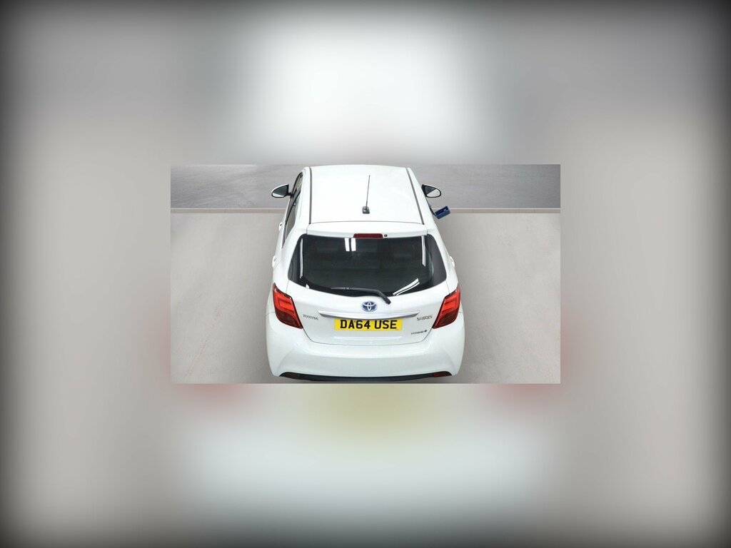Toyota Yaris 1.5 Vvt-h Excel E-cvt Euro 6 15In Alloy White #2