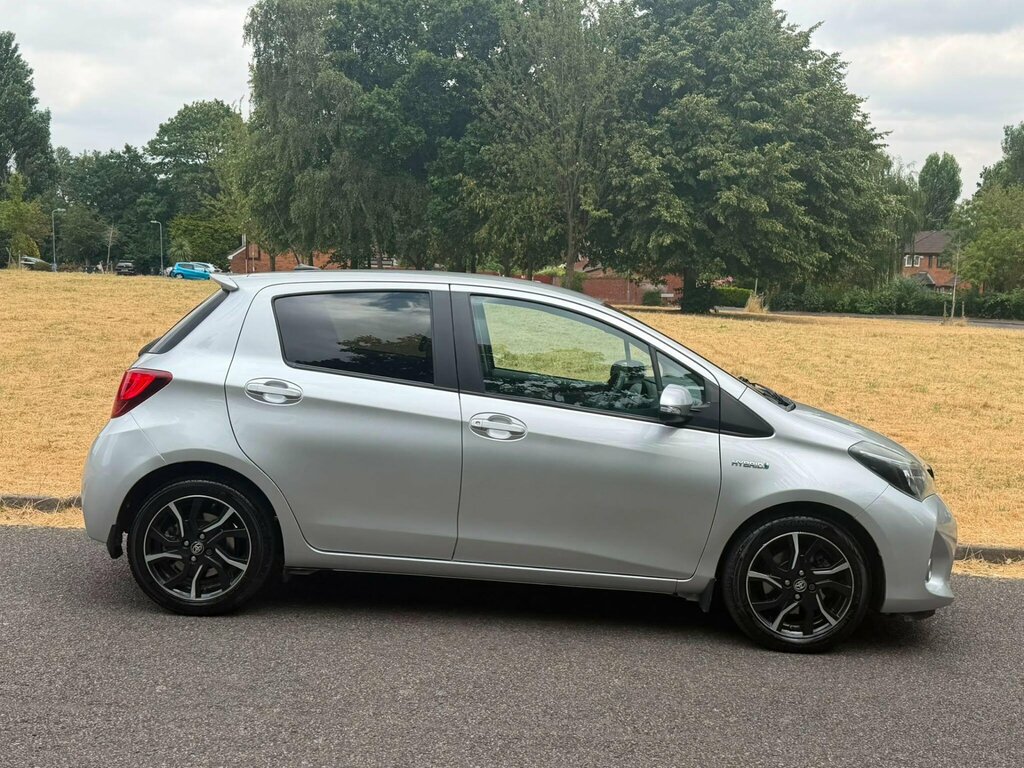 Toyota Yaris 1.5 Vvt-h Design E-cvt Euro 6 Silver #3