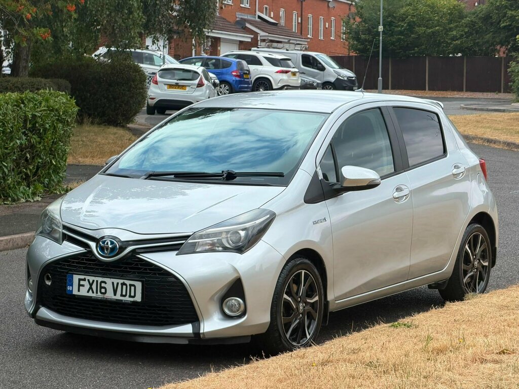 Toyota Yaris 1.5 Vvt-h Design E-cvt Euro 6 Silver #2