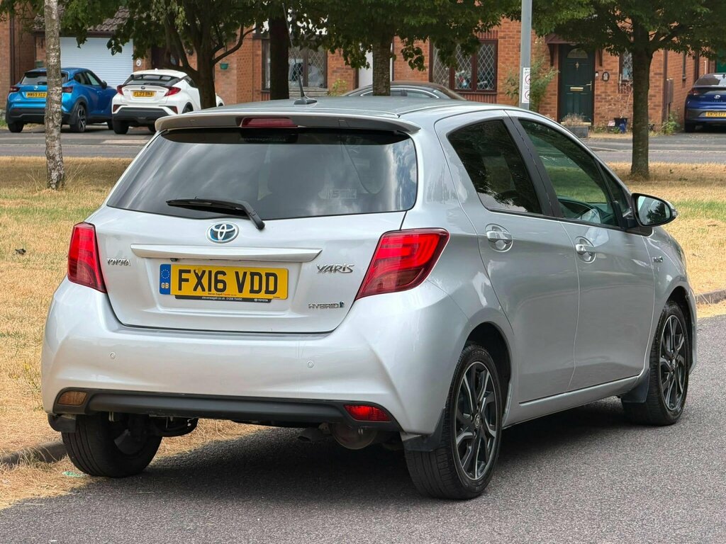Toyota Yaris 1.5 Vvt-h Design E-cvt Euro 6 Silver #6