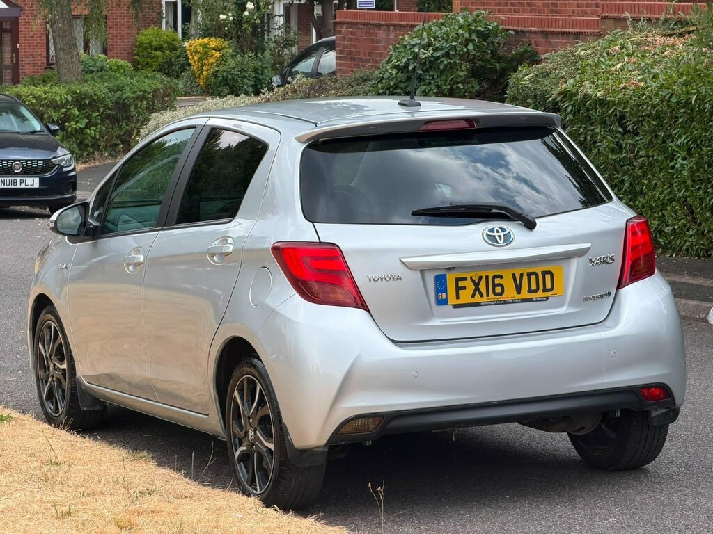 Toyota Yaris 1.5 Vvt-h Design E-cvt Euro 6 Silver #5