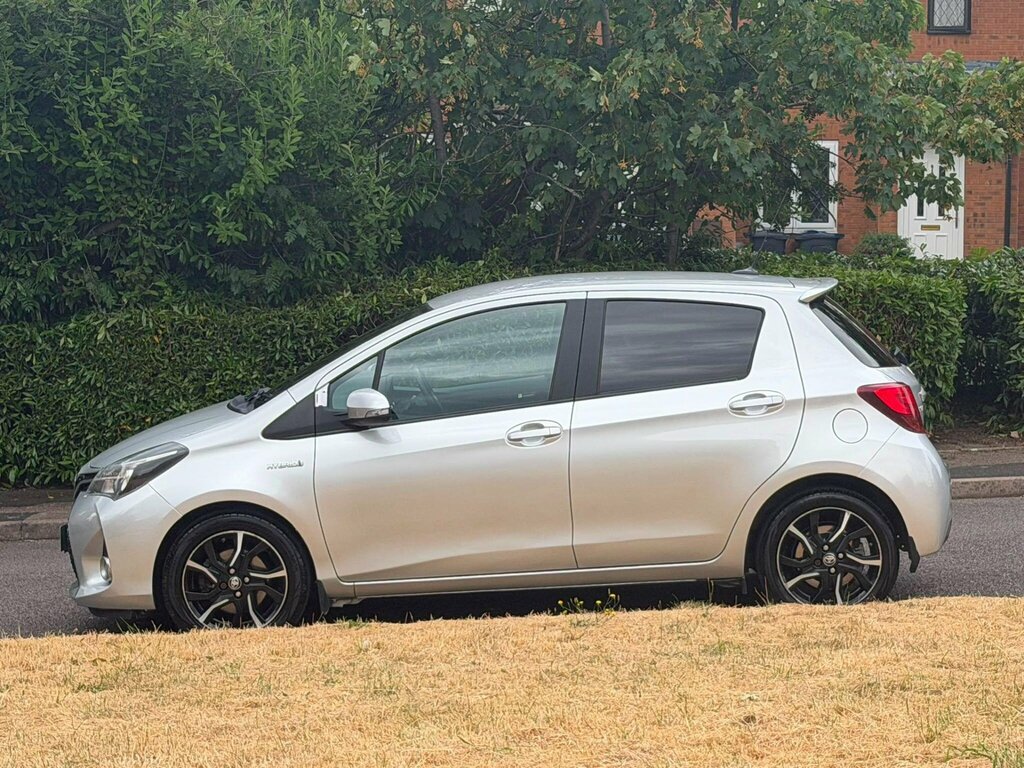 Toyota Yaris 1.5 Vvt-h Design E-cvt Euro 6 Silver #4
