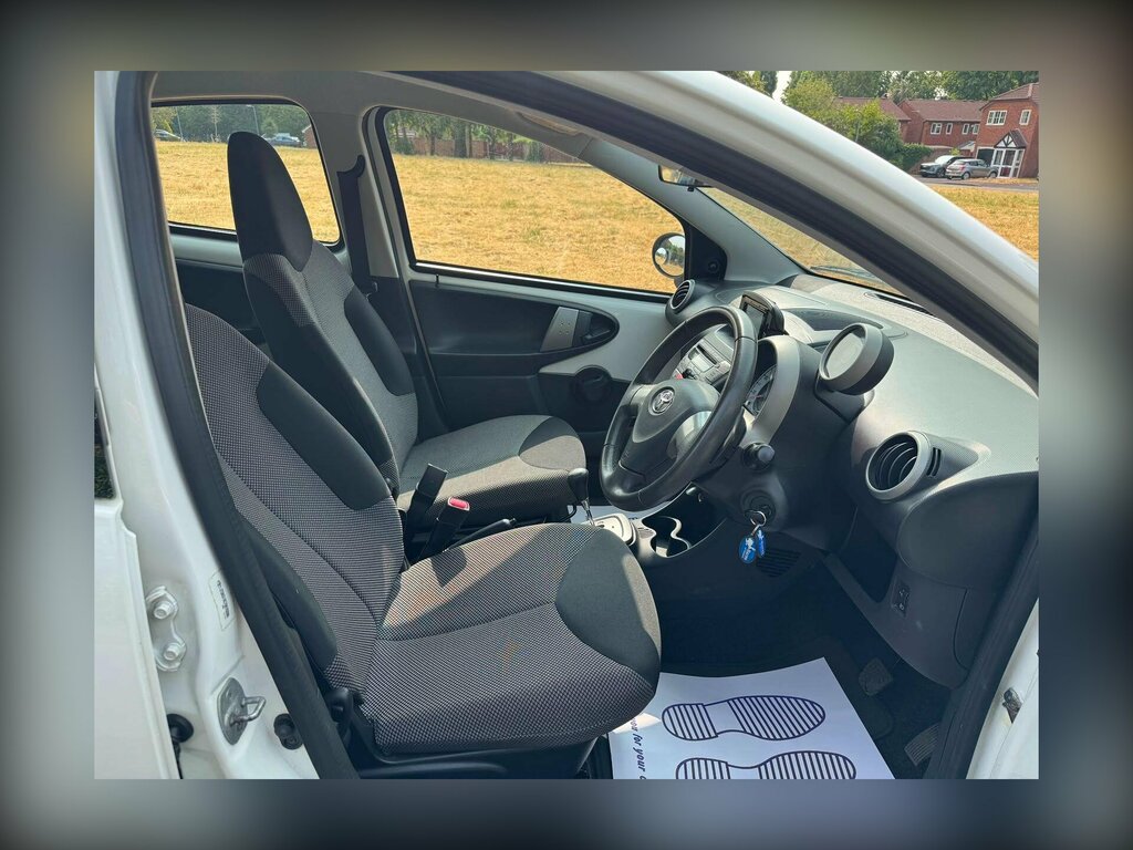 Toyota Aygo Hatchback Orange #17